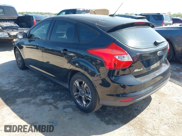 2014 Ford Focus SE with VIN 1FADP3K29EL273107, listed as a IAAI auction lot 42083524 with 140,834 mi miles. Bid and sale history available at carsss.com. Image 3.