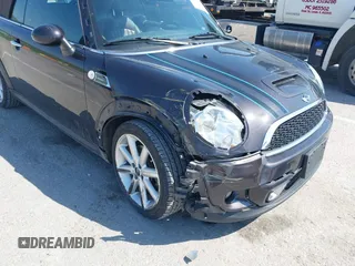 2012 MINI Convertible S с VIN WMWZP3C52CT550179, выставлен на аукционе IAAI как лот 42046285 с пробегом 87 718 миль миль и . История ставок и продаж доступна на DreamBid. Изображение 6.