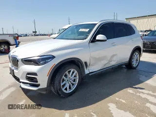2022 BMW X5 xDrive40i z VIN 5UXCR6C0XN9K68069, wystawiony jako Copart lot #52612385 z przebiegiem Nie podano mil oraz Czysty tytuł • Clean title. Historia ofert i sprzedaży dostępna na DreamBid. Obrazek 1.