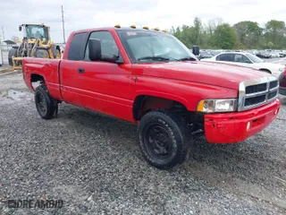 1998 Dodge Ram 1500 with VIN 3B7HF13ZXWG227895, listed as a IAAI auction lot 41928248 with 276,819 mi miles. Bid and sale history available at carsss.com. Image 1.