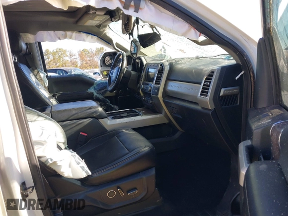 2017 Ford Super Duty F-250 SRW Lariat with VIN 1FT7W2BT4HEE52421, listed as a IAAI auction lot 41362197 with 161,965 mi miles. Bid and sale history available at carsss.com. Image 5.