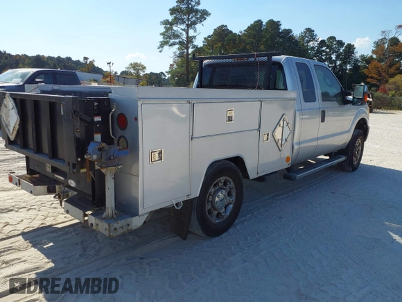 2012 Ford F-250 XL with VIN 1FT7X2B67CEA81674, listed as a IAAI auction lot 40652082 with 264,247 mi miles and . Bid and sale history available at DreamBid. Image 4.