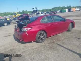 2018 Toyota Camry LE z VIN 4T1B11HK8JU523547, wystawiony jako IAAI lot #42212565 z przebiegiem 38 830 mil mil oraz . Historia ofert i sprzedaży dostępna na DreamBid. Obrazek 4.