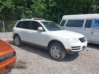 2005 Volkswagen Touareg with VIN WVGCM77L45D005529, listed as a IAAI auction lot 42545726 with 170,906 mi miles and . Bid and sale history available at DreamBid. Image 1.