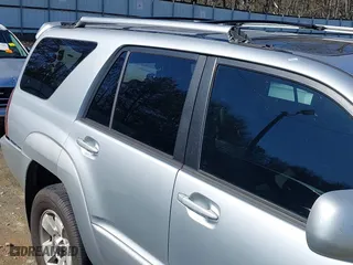 2004 Toyota 4Runner Limited with VIN JTEBU17R740036034, listed as a IAAI auction lot 41587335 with 199,884 mi miles. Bid and sale history available at carsss.com. Image 18.