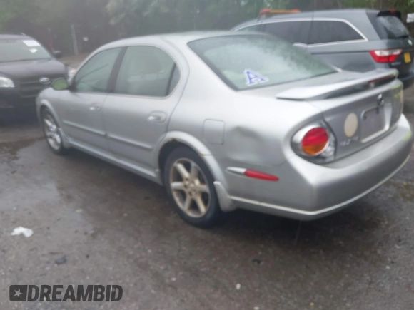 2003 Nissan Maxima SE z VIN JN1DA31D23T515444, wystawiony jako IAAI lot #42243352 z przebiegiem 134 741 mil mil oraz . Historia ofert i sprzedaży dostępna na DreamBid. Obrazek 3.
