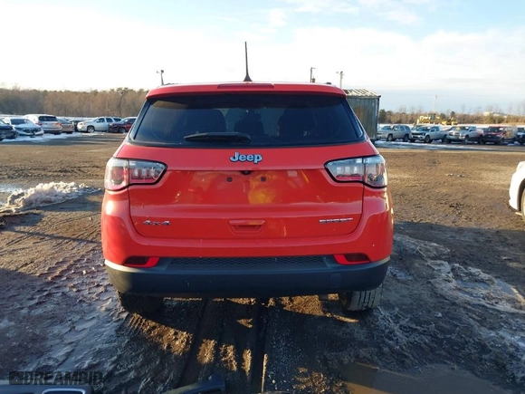 2020 Jeep Compass Sport with VIN 3C4NJDABXLT217802, listed as a IAAI auction lot 41278758 with 61,515 mi miles. Bid and sale history available at carsss.com. Image 17.