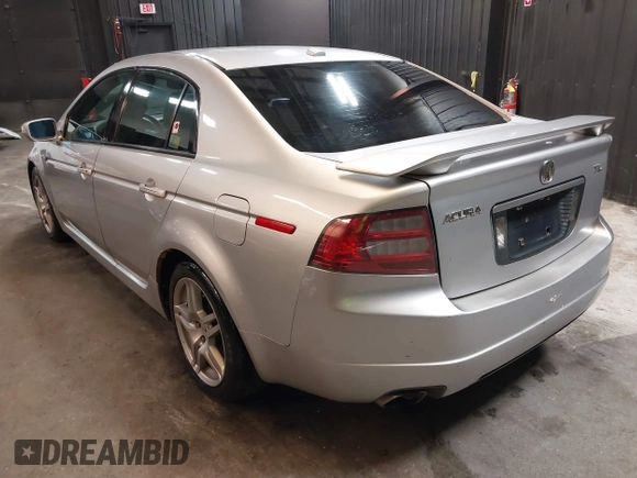 2007 Acura TL with VIN 19UUA66227A047241, listed as a IAAI auction lot 41978152 with 220,030 mi miles. Bid and sale history available at carsss.com. Image 3.