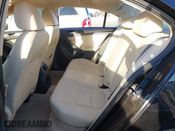 2015 Volkswagen Jetta Sedan 1.8T SE with VIN 3VWD17AJ3FM407697, listed as a IAAI auction lot 40659086 with 107,834 mi miles. Bid and sale history available at carsss.com. Image 8.