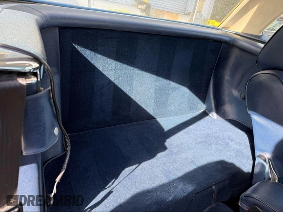 1981 Mercedes-Benz 380 SL z VIN WDBBA45A0BB007602, wystawiony jako IAAI lot #42175344 z przebiegiem 96 861 mil mil oraz . Historia ofert i sprzedaży dostępna na DreamBid. Obrazek 8.
