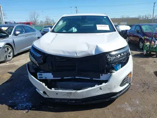 2022 Chevrolet Equinox LT with VIN 3GNAXKEVXNL261573, listed as a IAAI auction lot 41964423 with 45,648 mi miles. Bid and sale history available at carsss.com. Image 6.