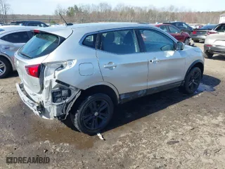 2019 Nissan Rogue Sport S with VIN JN1BJ1CR7KW333451, listed as a IAAI auction lot 41801643 with 71,539 mi miles. Bid and sale history available at carsss.com. Image 4.