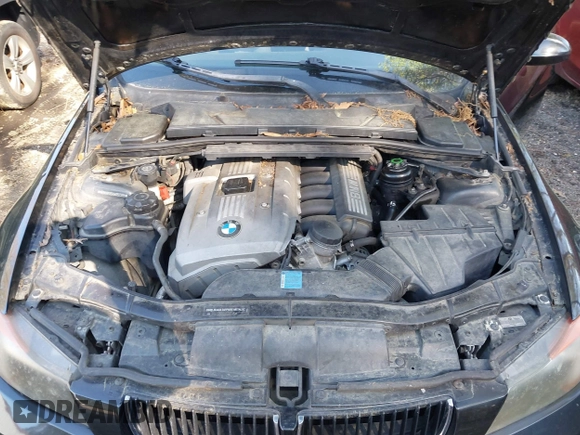2006 BMW 3 Series 325i with VIN WBAVB13546KR57268, listed as a IAAI auction lot 42002464 with 210,663 mi miles. Bid and sale history available at carsss.com. Image 10.