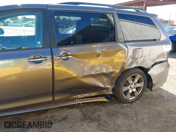 2017 Toyota Sienna SE with VIN 5TDXZ3DC3HS822312, listed as a IAAI auction lot 42588024 with 84,565 mi miles and . Bid and sale history available at DreamBid. Image 6.