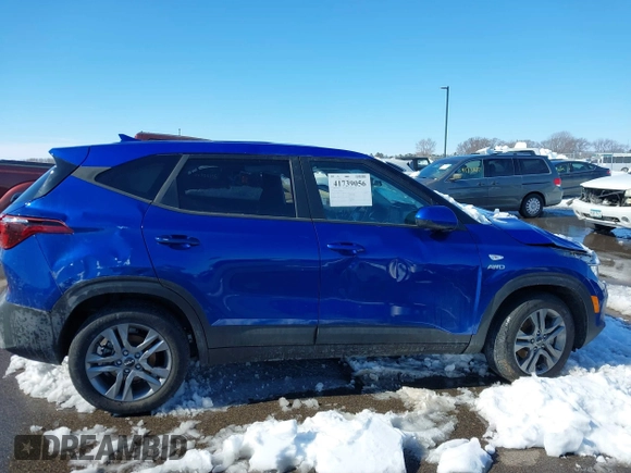 2023 Kia Seltos LX z VIN KNDEPCAA0P7430395, wystawiony jako IAAI lot #41739056 z przebiegiem 23 267 mil mil oraz . Historia ofert i sprzedaży dostępna na DreamBid. Obrazek 13.