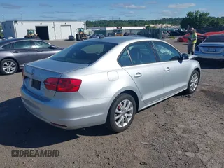 2012 Volkswagen Jetta SE with VIN 3VWDP7AJ5CM352597, listed as a IAAI auction lot 42301441 with 109,248 mi miles and . Bid and sale history available at DreamBid. Image 4.