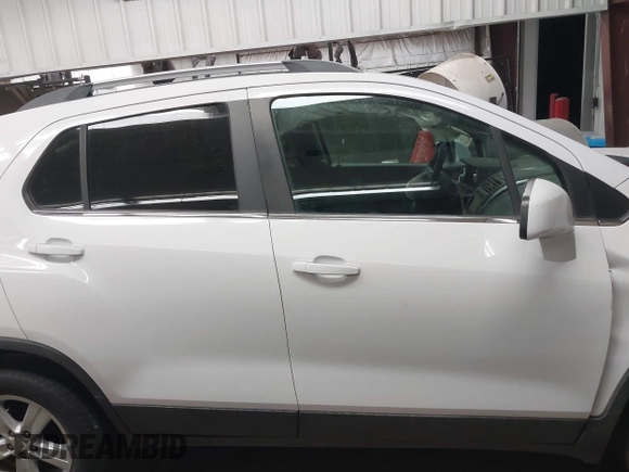 2016 Chevrolet Trax LT z VIN 3GNCJLSB8GL152879, wystawiony jako IAAI lot #42111415 z przebiegiem 85 445 mil mil oraz . Historia ofert i sprzedaży dostępna na DreamBid. Obrazek 13.