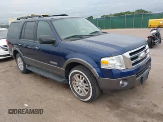 2007 Ford Expedition XLT z VIN 1FMFU16527LA88979, wystawiony jako IAAI lot #42420257 z przebiegiem 152 478 mil mil oraz . Historia ofert i sprzedaży dostępna na DreamBid. Obrazek 1.