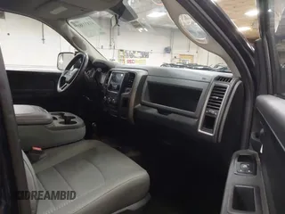 2015 Ram 2500 Tradesman z VIN 3C6TR5HTXFG605539, wystawiony jako IAAI lot #41833380 z przebiegiem 103 921 mil mil oraz . Historia ofert i sprzedaży dostępna na DreamBid. Obrazek 5.