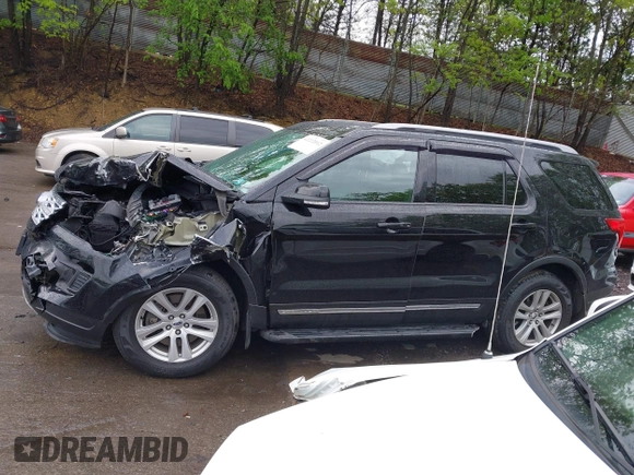 2019 Ford Explorer XLT с VIN 1FM5K8D87KGA05751, выставлен на аукционе IAAI как лот 42222012 с пробегом 72 964 миль миль и . История ставок и продаж доступна на DreamBid. Изображение 14.
