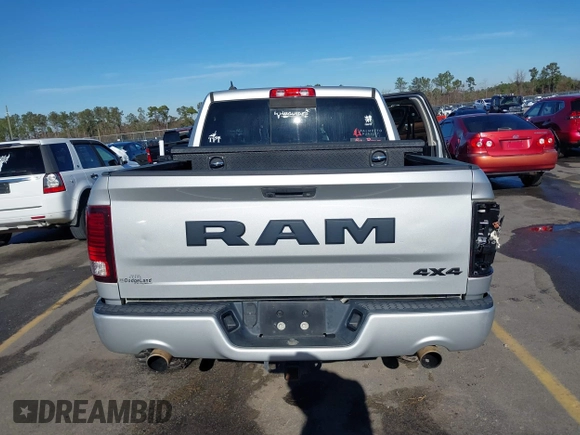 2018 Ram 1500 Night z VIN 1C6RR7MT1JS262536, wystawiony jako IAAI lot #41184477 z przebiegiem 105 008 mil mil oraz . Historia ofert i sprzedaży dostępna na DreamBid. Obrazek 15.