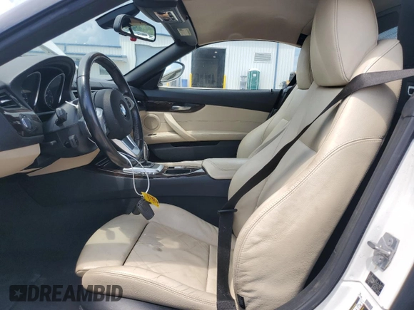2009 BMW Z4 sDrive35i with VIN WBALM73519E381601, listed as a Copart auction lot 60823745 with 75,635 mi miles and Salvage title. Bid and sale history available at DreamBid. Image 7.
