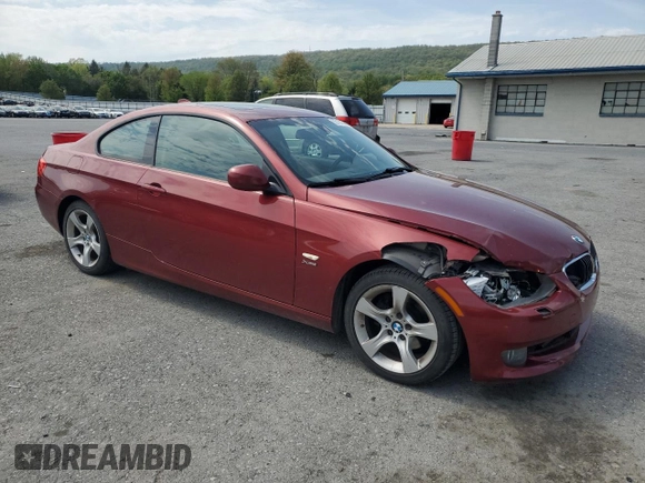 2011 BMW 3 Series 328i xDrive z VIN WBAKF3C55BE442596, wystawiony jako Copart lot #55130345 z przebiegiem 95 848 mil mil oraz Szkody całkowita. Historia ofert i sprzedaży dostępna na DreamBid. Obrazek 4.