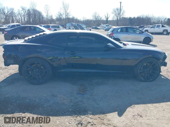 2010 Chevrolet Camaro 2SS z VIN 2G1FK1EJ9A9137692, wystawiony jako IAAI lot #41605144 z przebiegiem 169 665 mil mil oraz . Historia ofert i sprzedaży dostępna na DreamBid. Obrazek 13.