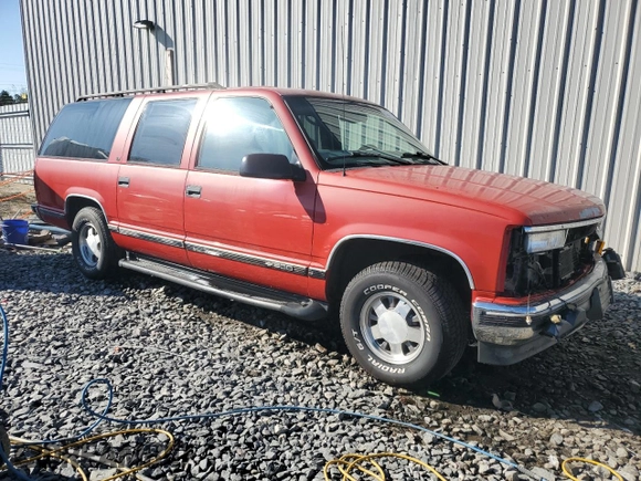 1997 Chevrolet Suburban with VIN 1GNEC16R3VJ444006, listed as a Copart auction lot 83015934 with 355,854 mi miles and Salvage Title. Bid and sale history available at carsss.com. Image 4.