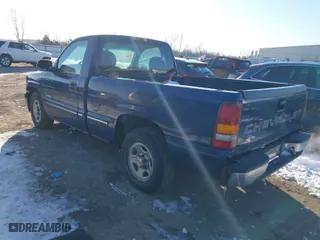 2002 Chevrolet Silverado 1500 with VIN 1GCEC14W72Z101617, listed as a IAAI auction lot 41618287 with 62,958 mi miles. Bid and sale history available at carsss.com. Image 3.