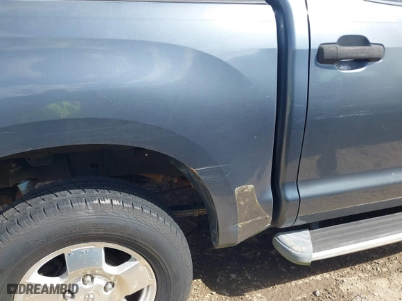 2007 Toyota Tundra SR5 with VIN 5TBET54107S456402, listed as a IAAI auction lot 41828151 with 104,672 mi miles. Bid and sale history available at carsss.com. Image 18.