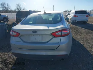 2015 Ford Fusion S Hybrid with VIN 3FA6P0UU7FR307568, listed as a IAAI auction lot 41421139 with 152,186 mi miles. Bid and sale history available at carsss.com. Image 17.