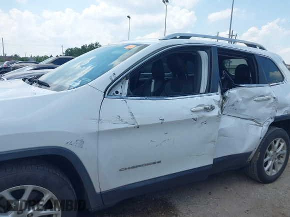 2018 Jeep Cherokee Latitude Plus with VIN 1C4PJLLBXJD590695, listed as a IAAI auction lot 39653845 with 76,667 mi miles and . Bid and sale history available at DreamBid. Image 6.
