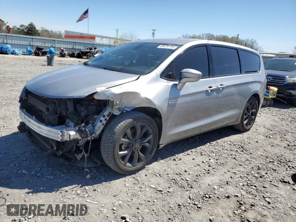 2018 Chrysler Pacifica Touring Plus with VIN 2C4RC1FGXJR361834, listed as a Copart auction lot 49476195 with 65,784 mi miles and Salvage Title. Bid and sale history available at DreamBid. Image 1.