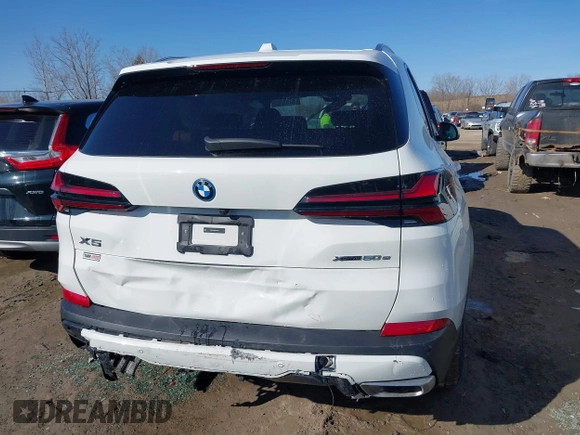 2024 BMW X5 xDrive50e with VIN 5UX43EU0XR9U35163, listed as a IAAI auction lot 41780918 with 17,679 mi miles. Bid and sale history available at carsss.com. Image 17.