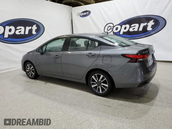 2023 Nissan Versa SV z VIN 3N1CN8EV5PL862003, wystawiony jako Copart lot #60059595 z przebiegiem 35 896 mil mil oraz Czysty tytuł • Clean title. Historia ofert i sprzedaży dostępna na DreamBid. Obrazek 2.
