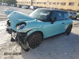 2025 MINI Hardtop Cooper S with VIN WMW23GD09S2W23673, listed as a Copart auction lot 60695695 with 4,568 mi miles and Clean title. Bid and sale history available at DreamBid. Image 1.