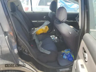2011 Nissan Versa S z VIN 3N1BC1CP5BL376510, wystawiony jako Copart lot #54111255 z przebiegiem 189 500 mil mil oraz Szkoda całkowita • Salvage title. Historia ofert i sprzedaży dostępna na DreamBid. Obrazek 10.