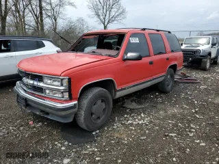 1995 Chevrolet Tahoe with VIN 1GNEK13K8SJ366795, listed as a Copart auction lot 49712575 with 236,025 mi miles and Salvage Title. Bid and sale history available at carsss.com. Image 1.