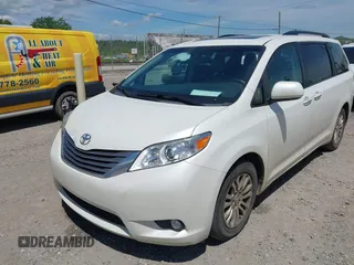 2017 Toyota Sienna XLE Auto Access Seat с VIN 5TDYZ3DC9HS889730, выставлен на аукционе IAAI как лот 42171616 с пробегом 92 822 миль миль и . История ставок и продаж доступна на DreamBid. Изображение 2.