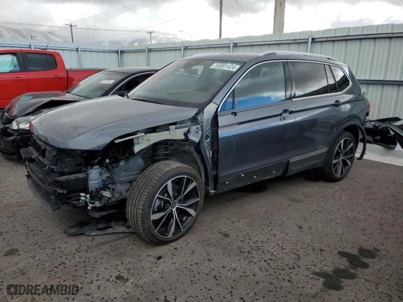 2024 Volkswagen Tiguan SEL R-Line with VIN 3VV4B7AXXRM078328, listed as a Copart auction lot 83081424 with 11,968 mi miles and Salvage Title. Bid and sale history available at carsss.com. Image 1.