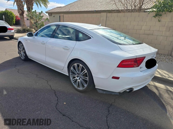 2014 Audi A7 Premium Plus z VIN WAUWGAFCXEN034032, wystawiony jako Copart lot #57720195 z przebiegiem 120 959 mil mil oraz Tytuł czysty. Historia ofert i sprzedaży dostępna na DreamBid. Obrazek 3.