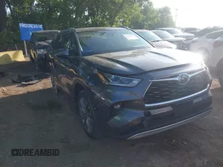 2021 Toyota Highlander Hybrid Platinum with VIN 5TDEBRCH4MS020468, listed as a IAAI auction lot 42552329 with 98,000 mi miles and . Bid and sale history available at DreamBid. Image 1.