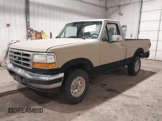 1996 Ford F-150 Special with VIN 1FTEF14N8TLB68925, listed as a IAAI auction lot 41175468 with 188,711 mi miles. Bid and sale history available at carsss.com. Image 2.
