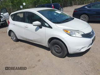 2015 Nissan Note SV z VIN 3N1CE2CP3FL380209, wystawiony jako IAAI lot #42105637 z przebiegiem 133 931 mil mil oraz . Historia ofert i sprzedaży dostępna na DreamBid. Obrazek 1.