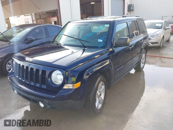 2016 Jeep Patriot Latitude z VIN 1C4NJPFA8GD615264, wystawiony jako IAAI lot #42422580 z przebiegiem 80 867 mil mil oraz . Historia ofert i sprzedaży dostępna na DreamBid. Obrazek 17.