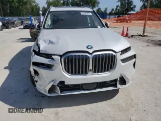 2025 BMW X7 xDrive40i z VIN 5UX23EM05S9W54965, wystawiony jako Copart lot #53542995 z przebiegiem 2 472 mil mil oraz Szkoda całkowita • Salvage title. Historia ofert i sprzedaży dostępna na DreamBid. Obrazek 5.