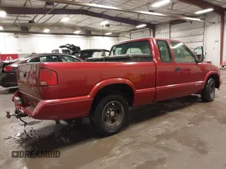 1995 GMC Sonoma z VIN 1GTCS19Z8S8530283, wystawiony jako IAAI lot #42107284 z przebiegiem 247 678 mil mil oraz . Historia ofert i sprzedaży dostępna na DreamBid. Obrazek 4.
