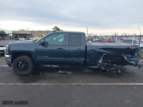 2018 Chevrolet Silverado 1500 LT with VIN 1GCVKREH7JZ268186, listed as a IAAI auction lot 41484090 with 153,392 mi miles. Bid and sale history available at carsss.com. Image 14.