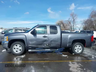 2013 Chevrolet Silverado 1500 LT with VIN 1GCRKSE75DZ364886, listed as a IAAI auction lot 41702368 with 69,351 mi miles and . Bid and sale history available at DreamBid. Image 14.